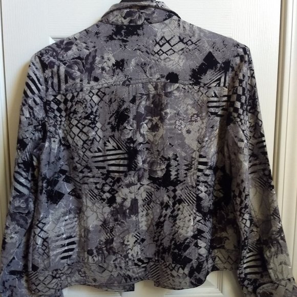 Chico's Silver and Black Floral Open Front Blazer Size Medium - Picture 2 of 8